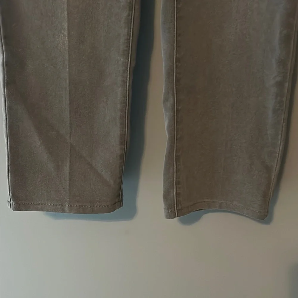 Gray Straight-Leg Jeans with Worn-In Look